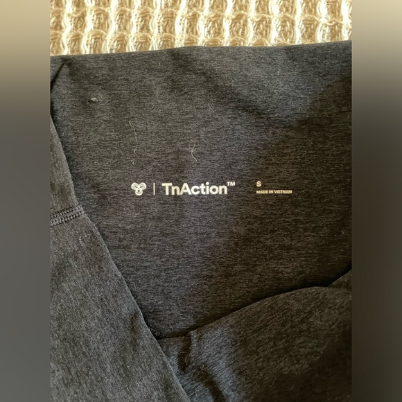 Aritzia grey leggings - Picture 7 of 9